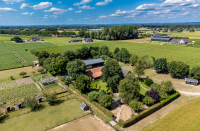 Foto van hulp Onder de Bomen in Groessen