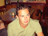 Foto van hulp Dominic in Een